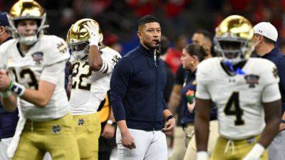Marcus Freeman - Marcus Freeman vows teamwork to fix Notre Dame's defense - ESPN - espn.com - Ireland - state Texas - state Arkansas