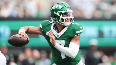 Jets' Justin Fields returns to practice, will start if cleared - ESPN