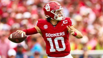 Brent Venables - Pete Thamel - Oklahoma QB John Mateer says surgery on broken hand a success - ESPN - espn.com - Los Angeles - state Tennessee - state Texas - state Missouri - state Alabama - county Kent - state South Carolina - state Oklahoma - county Hawkins