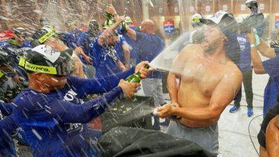 Dave Roberts - Cy Young - Freddie Freeman - Mookie Betts - Ohtani homers, Dodgers clinch 12th NL West title in 13 years - ESPN - espn.com - Los Angeles - state Arizona - county Clayton - county Kershaw