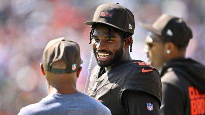 Deion Sander - Dillon Gabriel - Myles Garrett - Joe Flacco - Shedeur Sanders on being Browns' No. 3 QB: 'I'm thankful' - ESPN - espn.com - county Day - Los Angeles - county Brown - county Cleveland - state Ohio - state Colorado - county Garrett