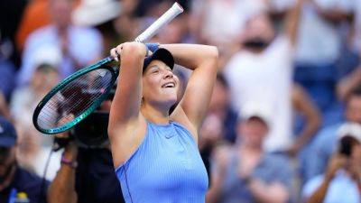 Naomi Osaka - Iga Swiatek - Amanda Anisimova - Karolina Muchova - Williams - Amanda Anisimova upsets Iga Swiatek to reach US Open semis - ESPN - espn.com - Usa - Poland - New York - state New Jersey - county Arthur