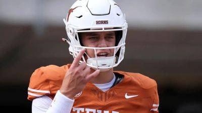 Texas' Arch Manning laments 'sloppy' play in 5 touchdown performance