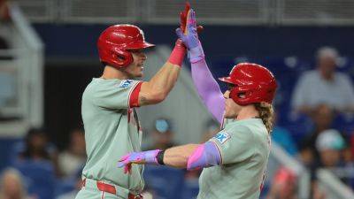 Family recalls dealing with irate female Phillies fan over home run ball: 'She was very vulgar'