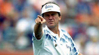 Jalen Carter - Legendary college football coach Steve Spurrier rips Florida player over 'stupid' spitting incident - foxnews.com - Usa - county Eagle