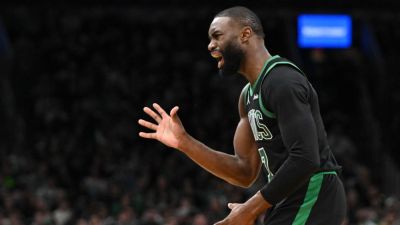 Celtics' Jaylen Brown rips officiating after loss to Spurs - ESPN