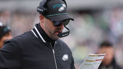 Eagles players defend OC Kevin Patullo after loss to 49ers - ESPN