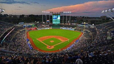 Sources: Royals to move in fences at Kauffman Stadium - ESPN