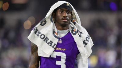Vikings' Jordan Addison charged with trespassing after arrest - ESPN