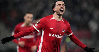Evan Ferguson - Troy Parrott - Troy Parrott scores hat-trick as AZ Alkmaar beat Ajax 6-0 - breakingnews.ie - Britain - Netherlands - Portugal - Hungary - Czech Republic - Ireland