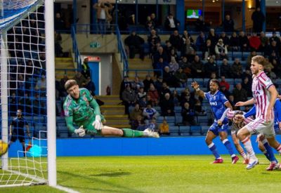 Gillingham goalkeeper Glenn Morris praised 38-year-old match-winner Garath McCleary after a comeback win over Newport County at Priestfield