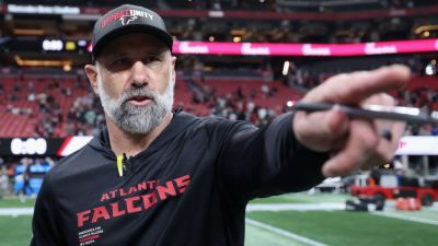 Falcons retaining DC Jeff Ulbrich under coach Kevin Stefanski - ESPN