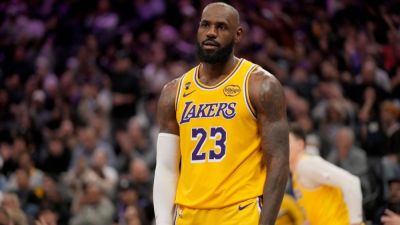 Lakers' LeBron James not voted All-Star Game starter - ESPN