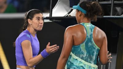 Naomi Osaka caught off guard by Cirstea's frigid handshake - ESPN