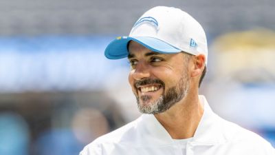 Ravens hiring Chargers DC Jesse Minter as new head coach - ESPN