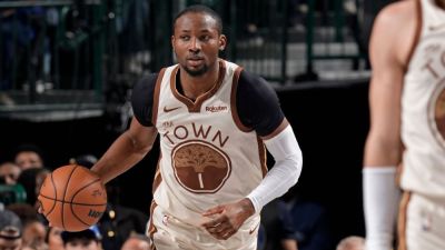 Steve Kerr - Jonathan Kuminga - Warriors' Kuminga done for night with ankle, knee injuries - ESPN - espn.com - county Dallas - county Maverick