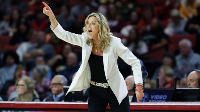 No. 16 Oklahoma stuns No. 2 South Carolina in overtime - ESPN - espn.com - county Norman - state Kansas - state South Carolina - state Oklahoma