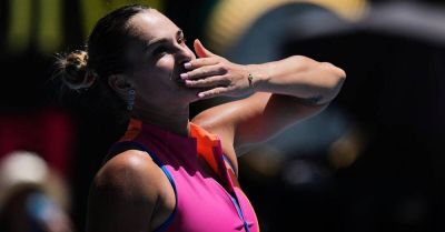 Victoria Mboko - Aryna Sabalenka turns up the heat on Iva Jovic to book semi-final spot - breakingnews.ie - Usa - Australia