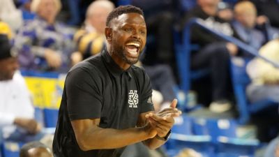 Kennesaw State coach chides 'predators' who bribed athletes - ESPN