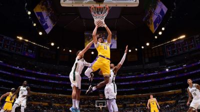 Sources: Lakers' Hayes, Spurs' Bryant accept slam dunk invites - ESPN - espn.com - Los Angeles - county Hayes