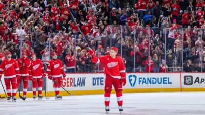 Kane passes Modano for most points by U.S.-born player - ESPN