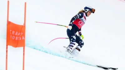 Vonn crashes, limps off in final test run, week before Olympics - ESPN