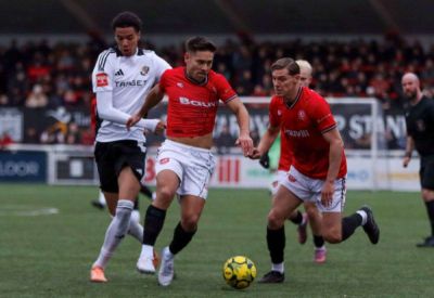 Thomas Reeves - Jay Saunders - Medway Sport - Chatham Town midfielder Jordy Robins reacts to 2-1 Isthmian Premier derby win at frontrunners Folkestone Invicta - kentonline.co.uk - Australia