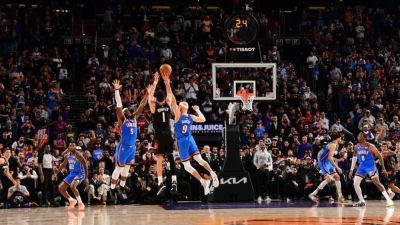 Devin Booker drains game-winning 3 to hand Thunder a rare loss - ESPN