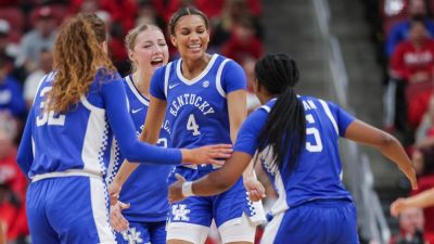 Kentucky, Vanderbilt into top 10; UConn tops AP women's poll - ESPN - espn.com - Georgia - Washington - Ireland - state Arizona - state Texas - state Alabama - state Michigan - state Iowa - state South Carolina - state Utah - state Oklahoma - state Maryland - state Illinois
