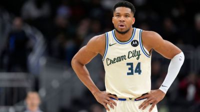 Giannis affirms commitment to Bucks, would 'never' demand trade - ESPN