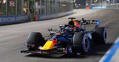 Verstappen enjoys super Saturday in Singapore