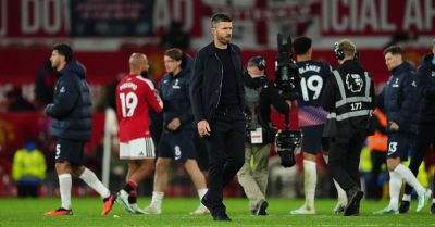 Solanke stoops to steal a point for 10-man Spurs as United labour again - breakingnews.ie