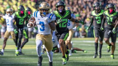 UCLA rides Knight's 2 TDs to upset of Oregon, improves to 5-0 - ESPN