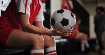 Low wages and stress – almost half of female footballers consider retiring early - breakingnews.ie