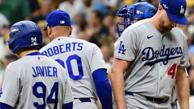 Brewers use small ball in Game 2, take 2-0 lead on Dodgers - ESPN