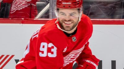 Sources: DeBrincat, Red Wings close in on 7-year extension - ESPN