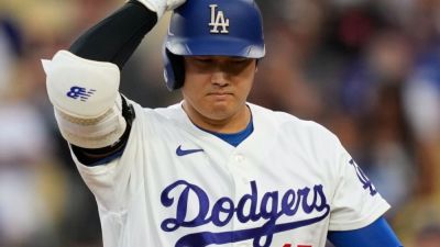 Dodgers' Shohei Ohtani to bat sixth in NLCS Game 3 vs. Brewers - ESPN