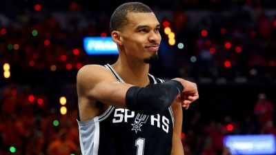 Victor Wembanyama, Spurs dominate annual NBA GM survey - ESPN