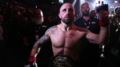 UFC champ Volkanovski proposes 'send-off' superbout vs. Gaethje - ESPN