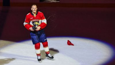 Brady Tkachuk records rare back-to-back natural hat tricks - ESPN