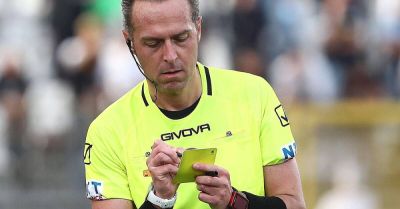 ‘You lose a little of the magic’ – tech devices replace red and yellow cards in new soccer trial - breakingnews.ie