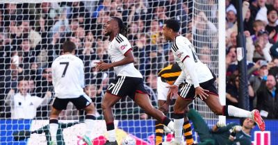Fulham ease pressure on Alvaro Arbeloa with home win over Hull