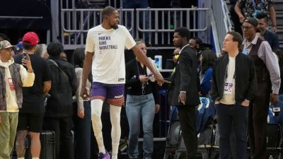 Durant, Ishbia go back and forth over framing of Suns tenure - ESPN
