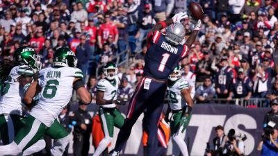 Patriots' A.J. Brown has career-high 3 drops in return - ESPN