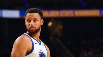 Warriors' Stephen Curry 'fine' after tweaking right ankle in practice - ESPN