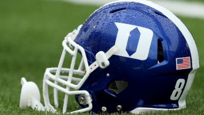 Duke's Kimari Robinson apologizes for actions toward trainer - ESPN