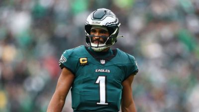 Eagles' Jalen Hurts expected to miss season over blood clots - ESPN