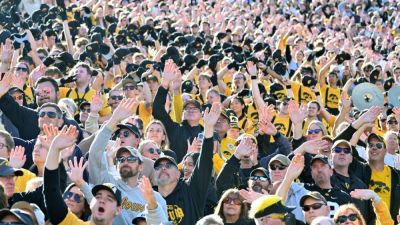 Why Iowa's Kinnick Stadium is top-10 teams' worst nightmare - ESPN - espn.com - state Michigan - state Iowa - state Ohio