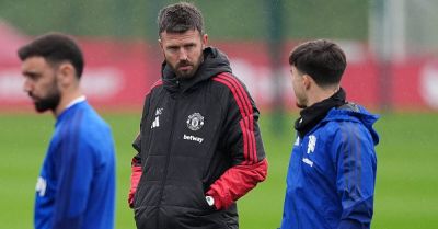 Michael Carrick - Michael Carrick responds to job speculation as injury-hit Man Utd arrive in Como - breakingnews.ie