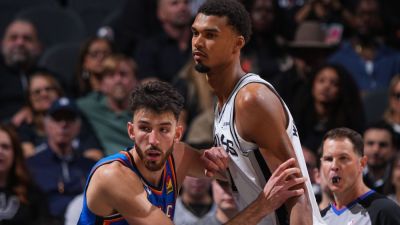 Thunder win chippy opener vs. Spurs, back Chet Holmgren - ESPN